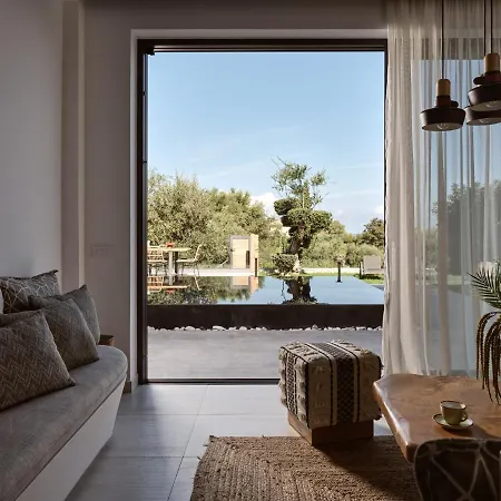 Galena Luxury Villas, By Thinkvilla ヴィラ