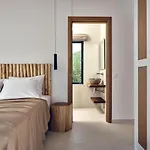 Galena Group Seaview With Heated Pools, By Thinkvilla