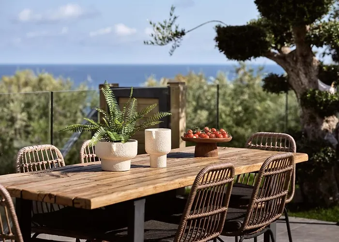 فيلة Galena Deluxe Seaview With Heated Pool, By Thinkvilla
