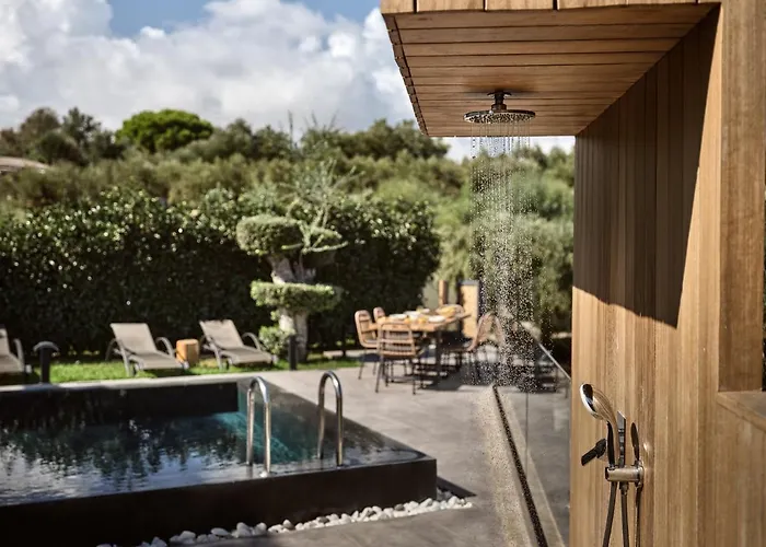 Galena Deluxe Seaview With Heated Pool, By Thinkvilla